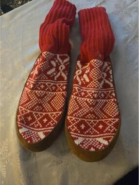 L.L. Bean Suede Slipper Socks Red Fair Isle Pattern Size W 9-10